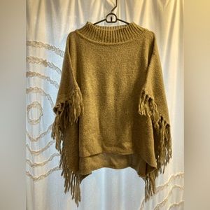 Modena Women’s Fringe Poncho. Gray Knit O/S. Barely Worn!